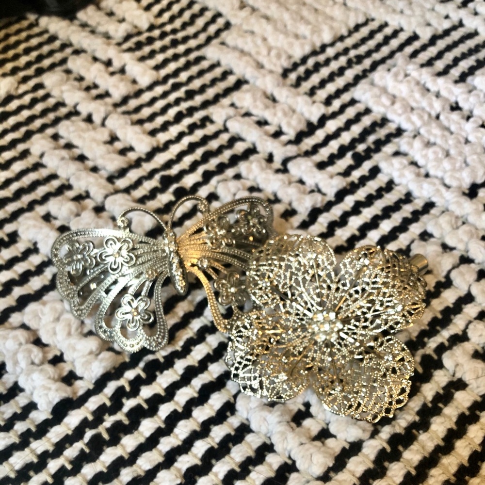 NWOT Silver Hair Clips/Accessories